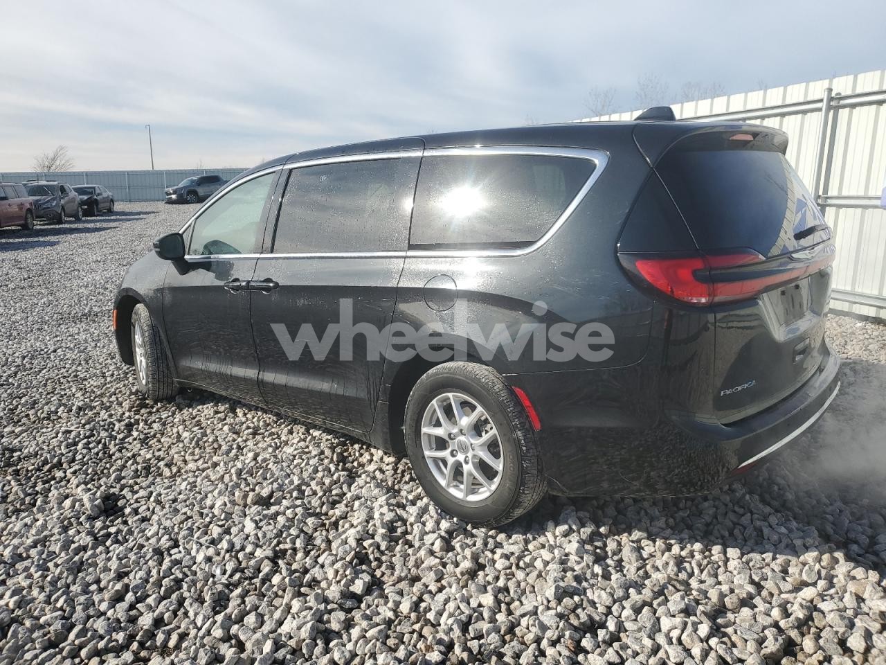 Photo 2 of 2023 CHRYSLER PACIFICA TOURING L (VIN 2C4RC1BG6PR529418)