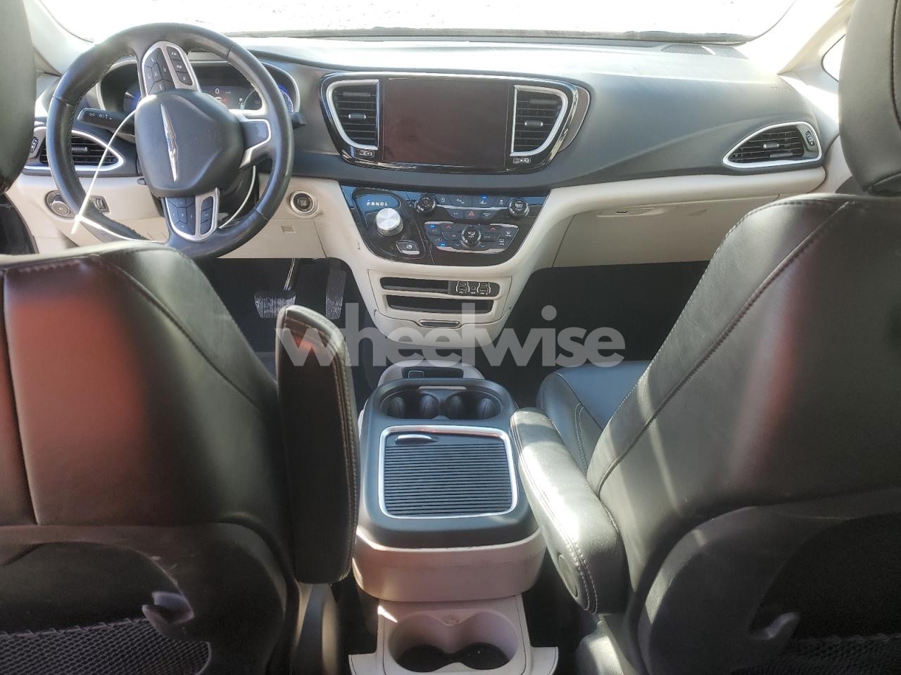 Photo 8 of 2023 CHRYSLER PACIFICA TOURING L (VIN 2C4RC1BG6PR529418)