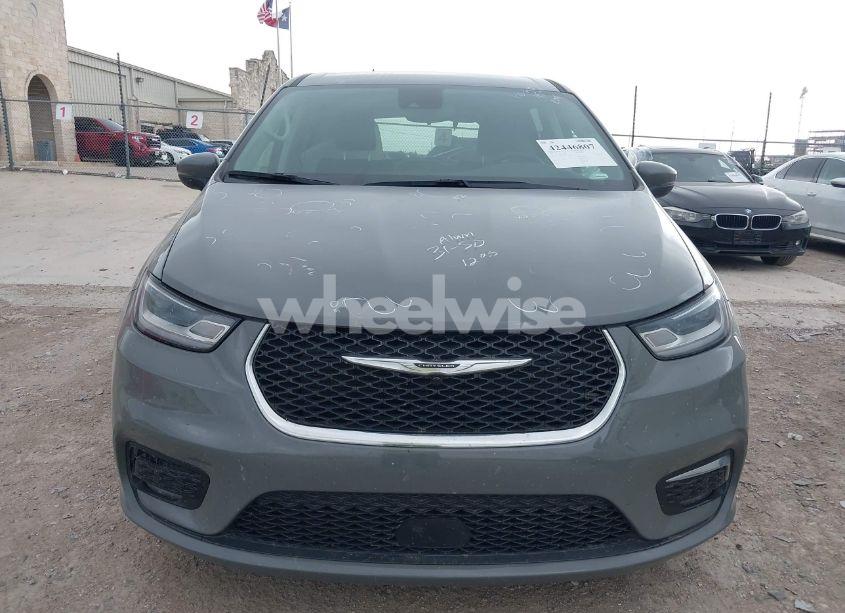 Photo 12 of 2023 Chrysler Pacifica TOURING L (VIN 2C4RC1BG6PR532996)