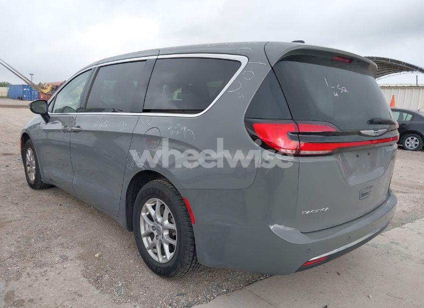 Photo 3 of 2023 Chrysler Pacifica TOURING L (VIN 2C4RC1BG6PR532996)