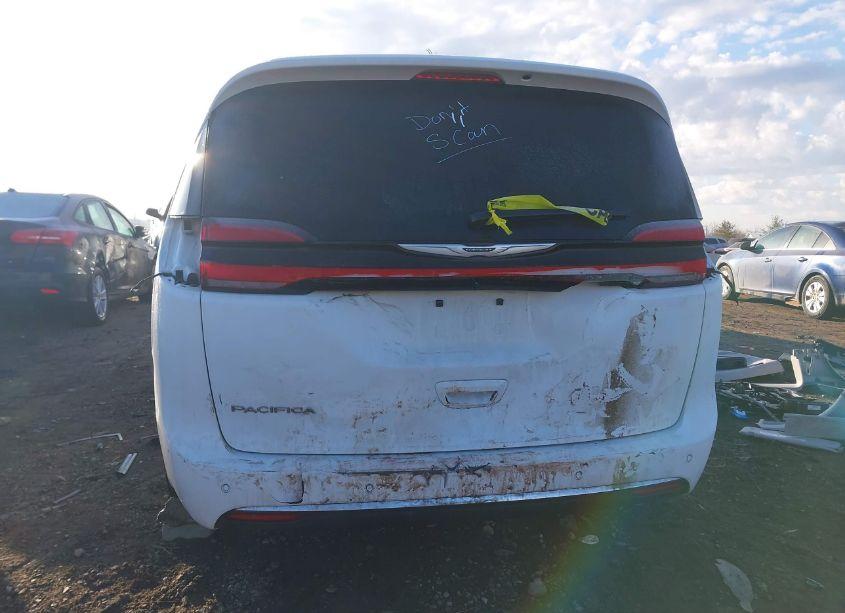 Photo 16 of 2023 Chrysler Pacifica TOURING L (VIN 2C4RC1BG6PR549460)