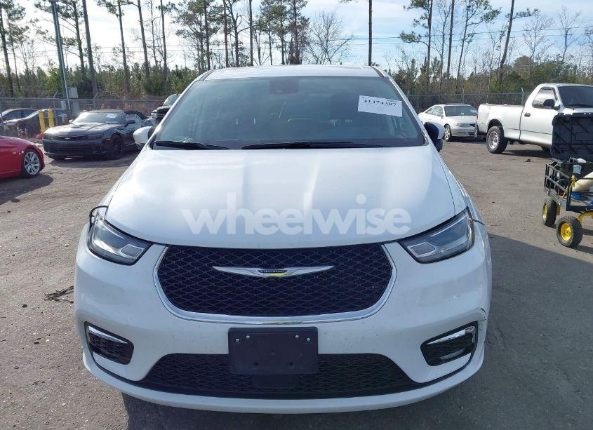 Photo 12 of 2023 Chrysler Pacifica TOURING L (VIN 2C4RC1BG6PR577453)