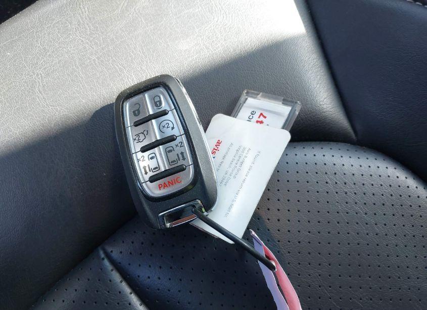 Photo 11 of 2023 Chrysler Pacifica TOURING L (VIN 2C4RC1BG6PR585911)