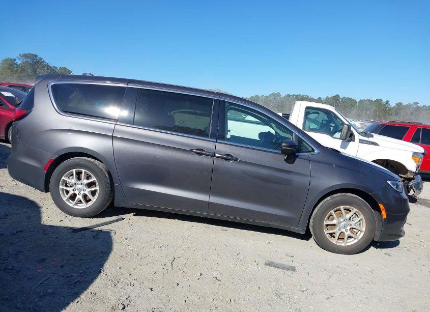 Photo 13 of 2023 Chrysler Pacifica TOURING L (VIN 2C4RC1BG6PR585911)