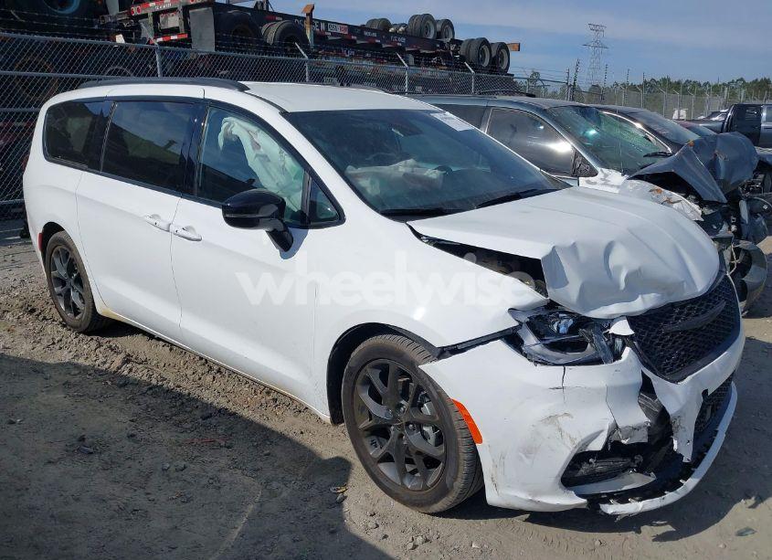 2024 Chrysler Pacifica TOURING L (VIN 2C4RC1BG6RR117003) main photo