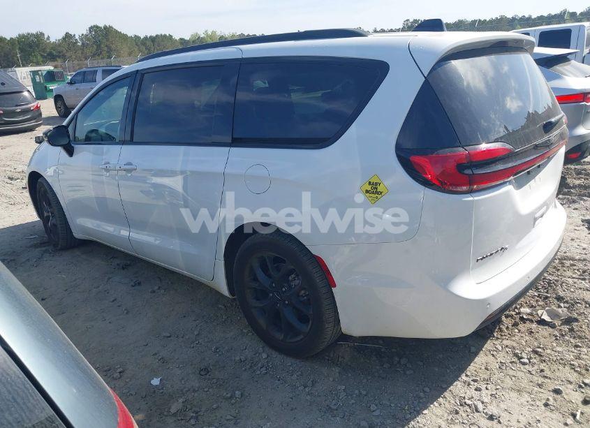 Photo 3 of 2024 Chrysler Pacifica TOURING L (VIN 2C4RC1BG6RR117003)