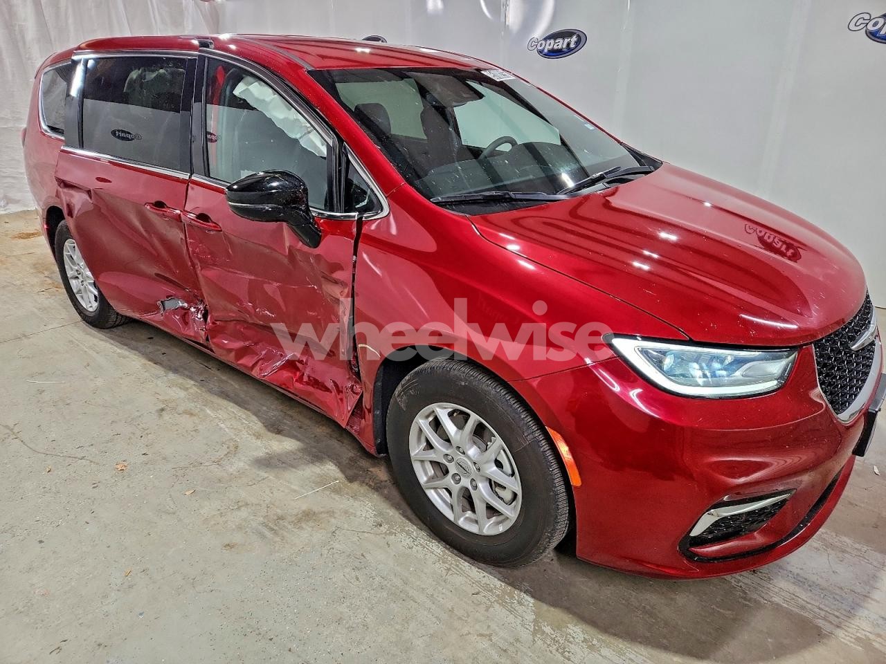 Photo 4 of 2025 CHRYSLER PACIFICA SELECT (VIN 2C4RC1BG6SR532313)