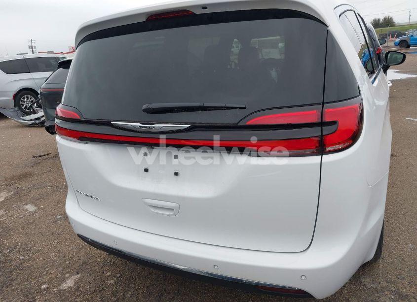 Photo 16 of 2025 Chrysler Pacifica SELECT (VIN 2C4RC1BG6SR545109)