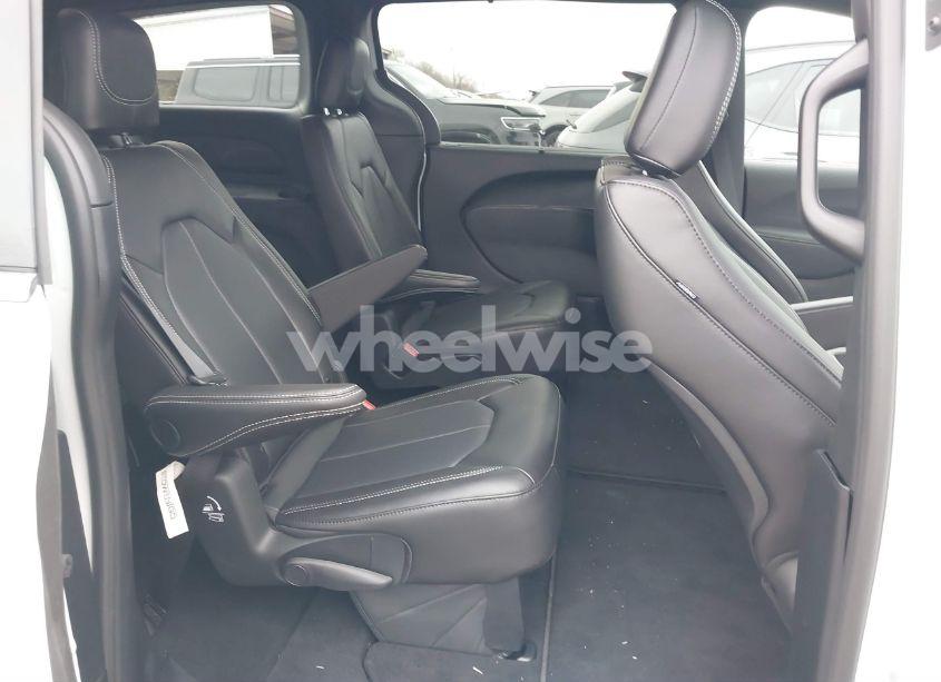 Photo 8 of 2025 Chrysler Pacifica SELECT (VIN 2C4RC1BG6SR545109)