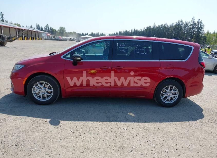 Photo 14 of 2025 Chrysler Pacifica SELECT (VIN 2C4RC1BG6SR554960)