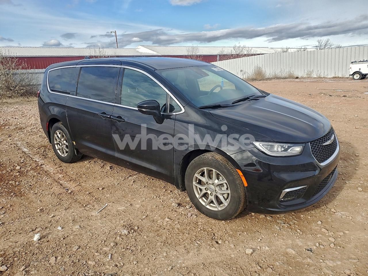 Photo 4 of 2025 CHRYSLER PACIFICA SELECT (VIN 2C4RC1BG6SR555333)