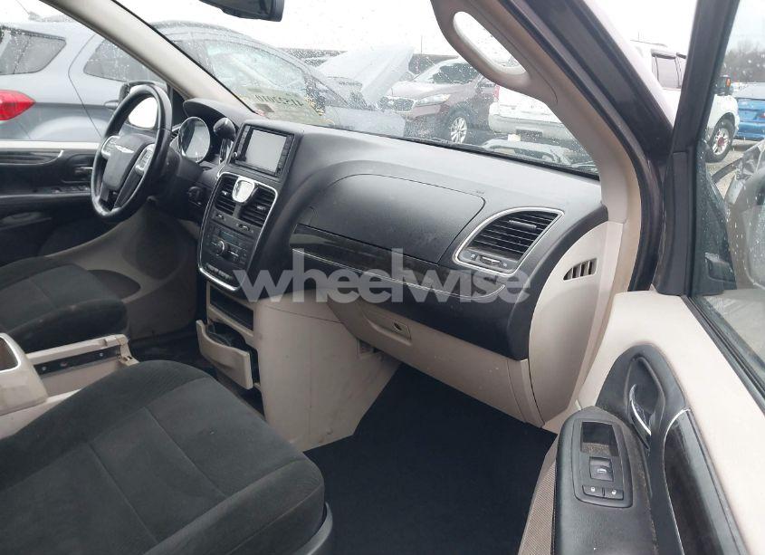 Photo 5 of 2012 Chrysler Town & COUNTRY TOURING (VIN 2C4RC1BG7CR132956)