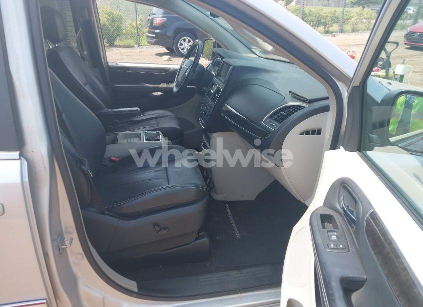 Photo 5 of 2012 Chrysler Town & COUNTRY TOURING (VIN 2C4RC1BG7CR194728)