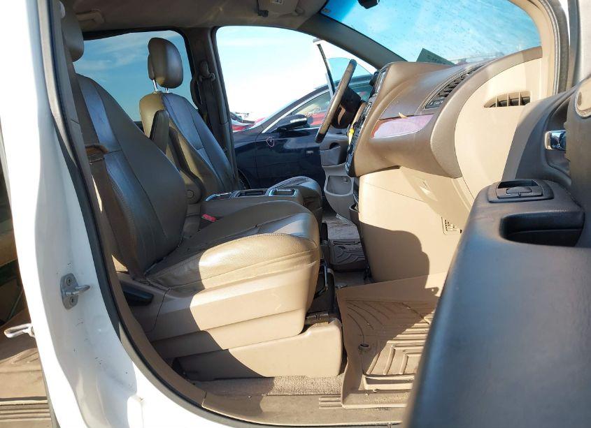 Photo 5 of 2012 Chrysler Town & COUNTRY TOURING (VIN 2C4RC1BG7CR287118)