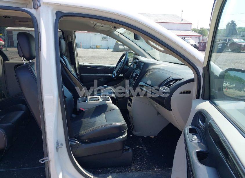 Photo 5 of 2012 Chrysler Town & COUNTRY TOURING (VIN 2C4RC1BG7CR308789)