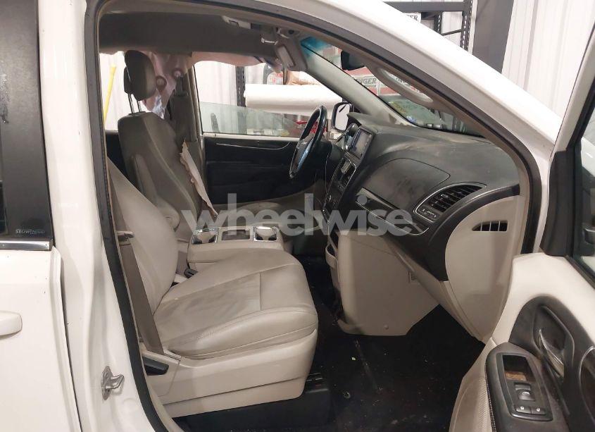 Photo 5 of 2013 Chrysler Town & COUNTRY TOURING (VIN 2C4RC1BG7DR577778)