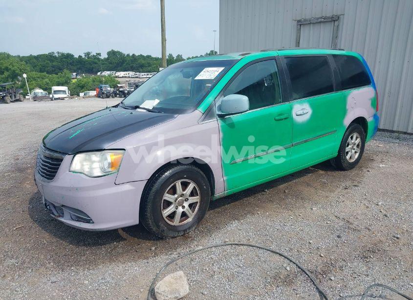 Photo 2 of 2013 Chrysler Town & COUNTRY TOURING (VIN 2C4RC1BG7DR637798)