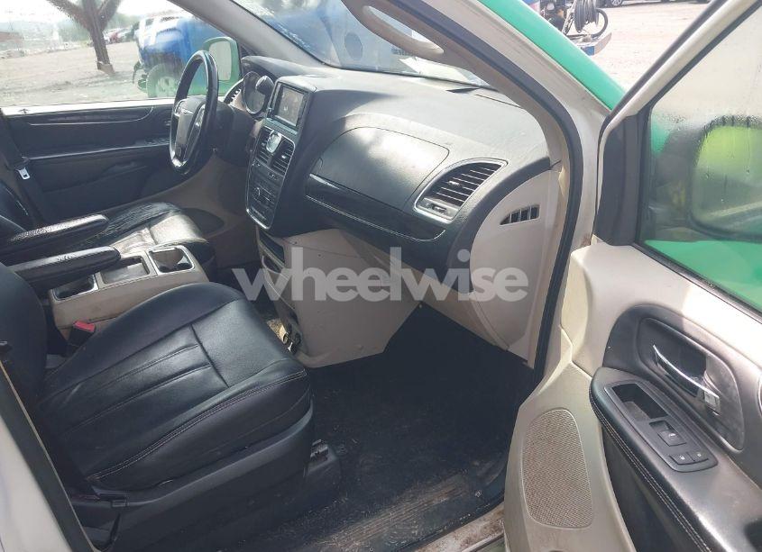 Photo 5 of 2013 Chrysler Town & COUNTRY TOURING (VIN 2C4RC1BG7DR637798)