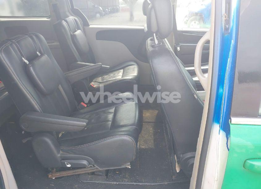 Photo 8 of 2013 Chrysler Town & COUNTRY TOURING (VIN 2C4RC1BG7DR637798)