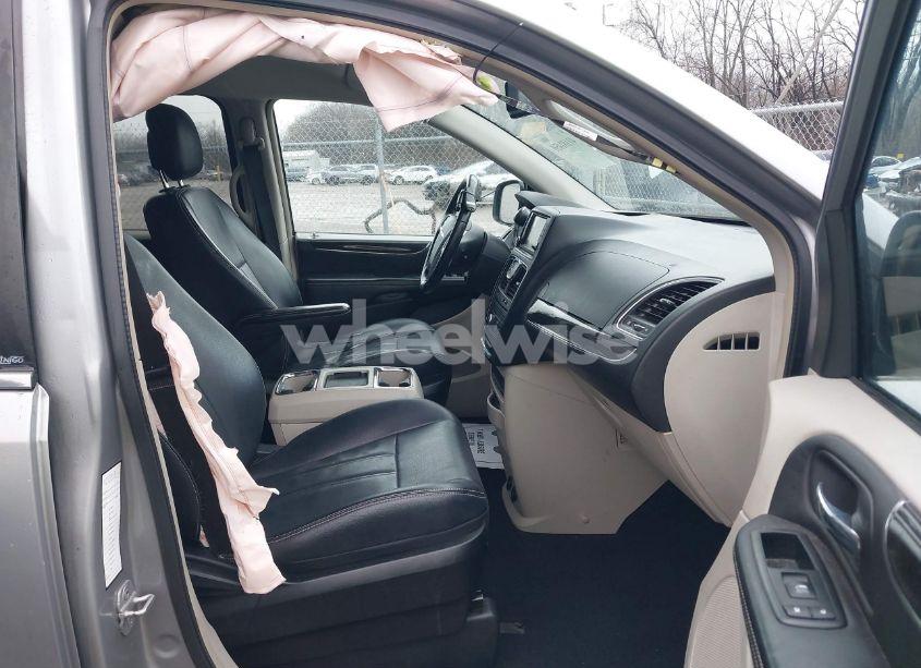 Photo 5 of 2013 Chrysler Town & COUNTRY TOURING (VIN 2C4RC1BG7DR638059)