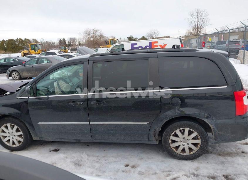 Photo 15 of 2013 Chrysler Town & COUNTRY TOURING (VIN 2C4RC1BG7DR669960)