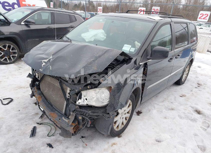 Photo 2 of 2013 Chrysler Town & COUNTRY TOURING (VIN 2C4RC1BG7DR669960)