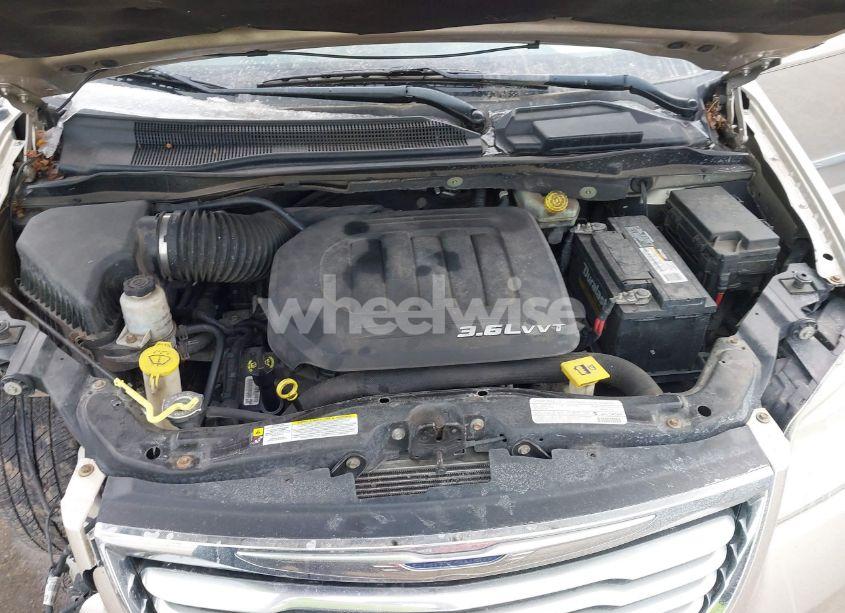 Photo 10 of 2013 Chrysler Town & COUNTRY TOURING (VIN 2C4RC1BG7DR708692)