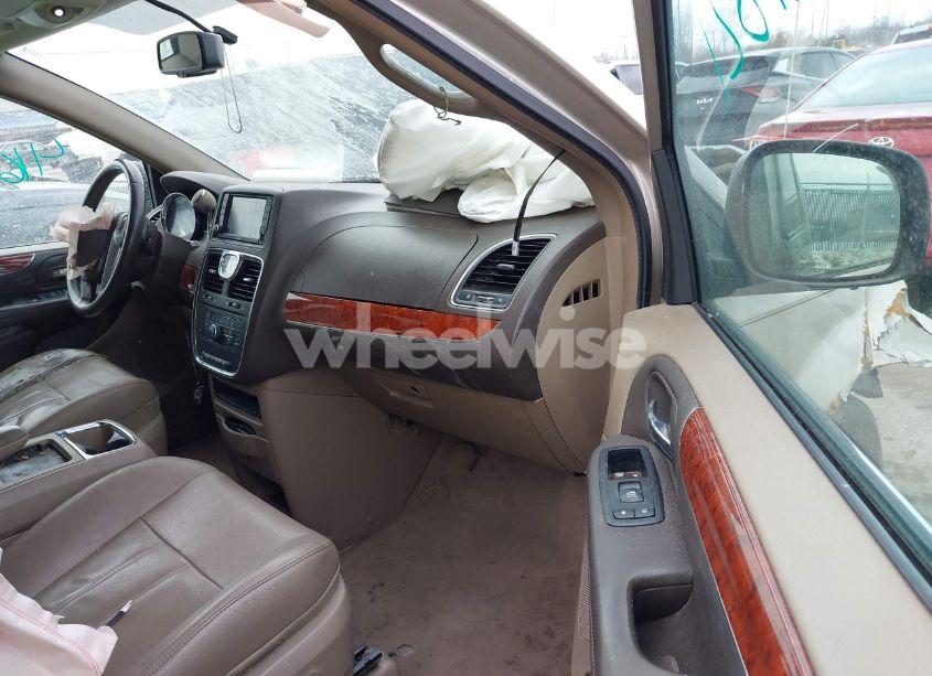 Photo 5 of 2013 Chrysler Town & COUNTRY TOURING (VIN 2C4RC1BG7DR708692)