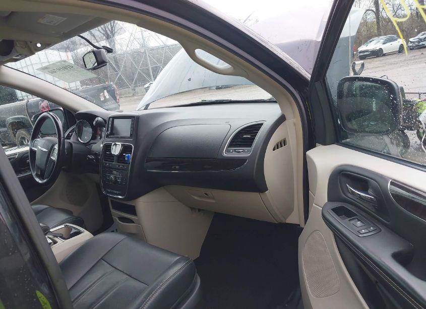 Photo 5 of 2013 Chrysler Town & COUNTRY TOURING (VIN 2C4RC1BG7DR734239)