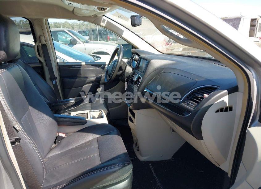 Photo 5 of 2013 Chrysler Town & COUNTRY TOURING (VIN 2C4RC1BG7DR797650)