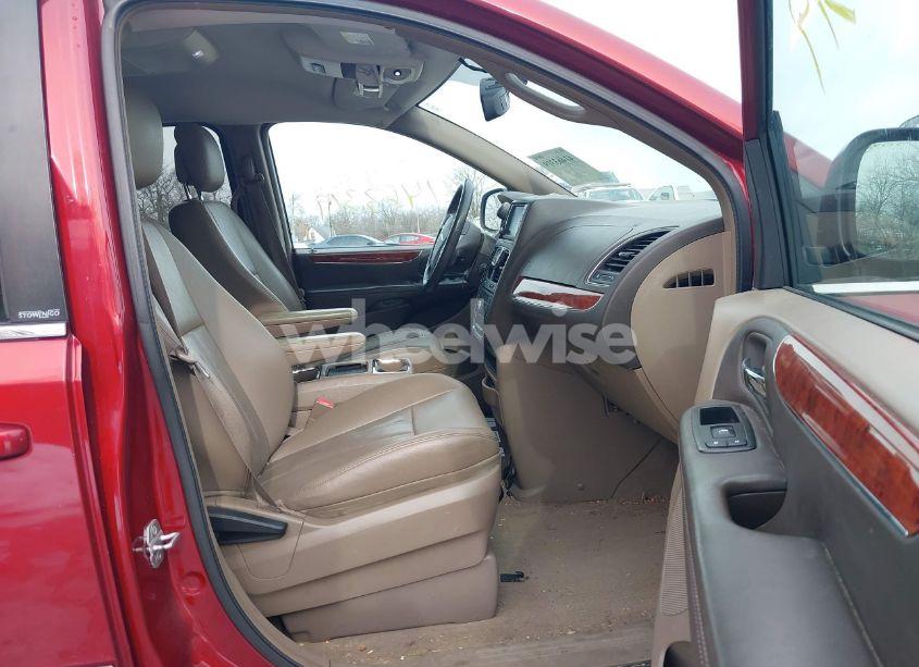 Photo 5 of 2014 Chrysler Town & COUNTRY TOURING (VIN 2C4RC1BG7ER125380)