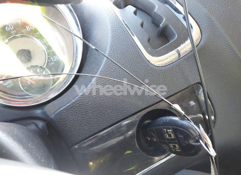 Photo 11 of 2014 Chrysler Town & COUNTRY TOURING (VIN 2C4RC1BG7ER125752)