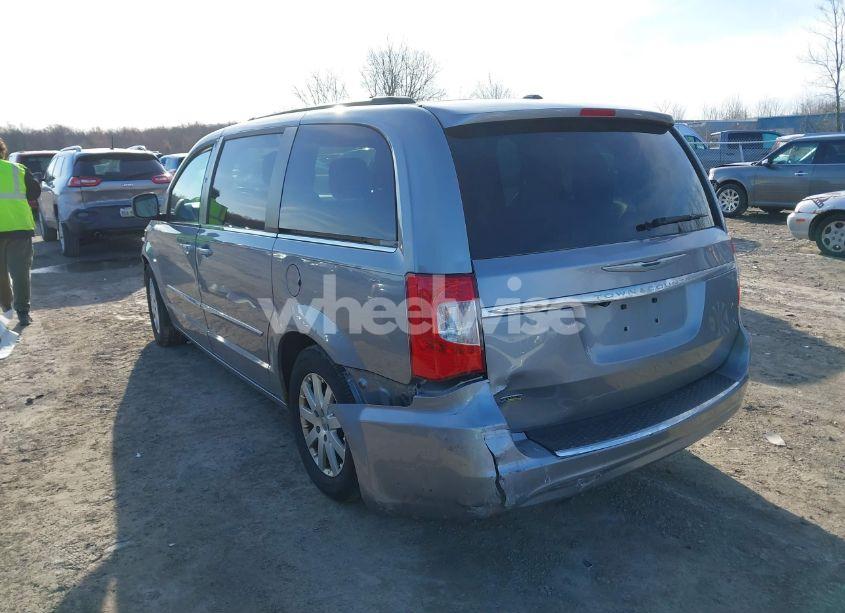 Photo 3 of 2014 Chrysler Town & COUNTRY TOURING (VIN 2C4RC1BG7ER125752)