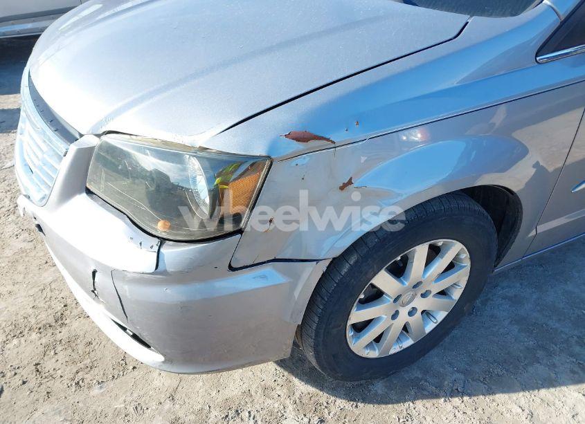 Photo 6 of 2014 Chrysler Town & COUNTRY TOURING (VIN 2C4RC1BG7ER125752)