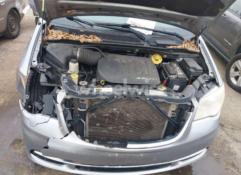 Photo 10 of 2014 Chrysler Town & COUNTRY TOURING (VIN 2C4RC1BG7ER139487)