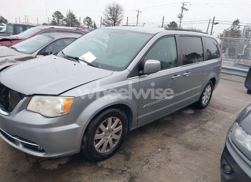 Photo 2 of 2014 Chrysler Town & COUNTRY TOURING (VIN 2C4RC1BG7ER139487)