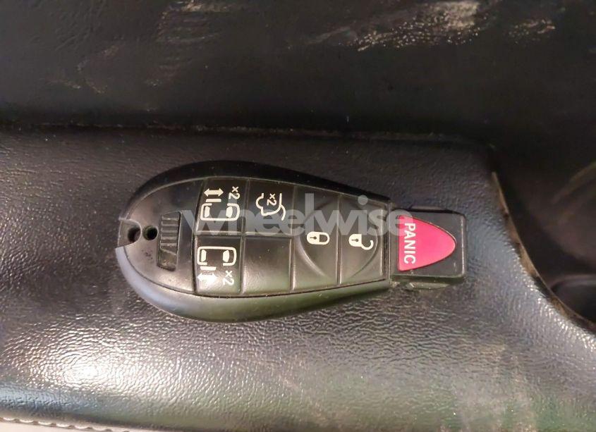 Photo 11 of 2014 Chrysler Town & COUNTRY TOURING (VIN 2C4RC1BG7ER143622)