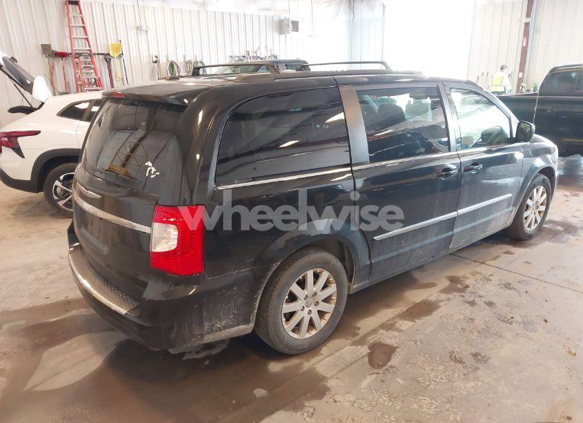 Photo 4 of 2014 Chrysler Town & COUNTRY TOURING (VIN 2C4RC1BG7ER143622)