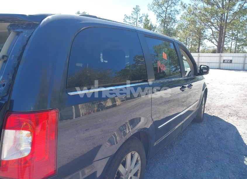 Photo 15 of 2014 Chrysler Town & COUNTRY TOURING (VIN 2C4RC1BG7ER159822)