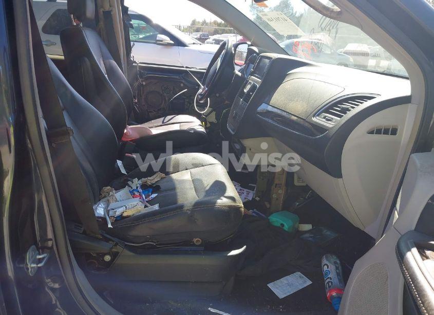 Photo 5 of 2014 Chrysler Town & COUNTRY TOURING (VIN 2C4RC1BG7ER159822)