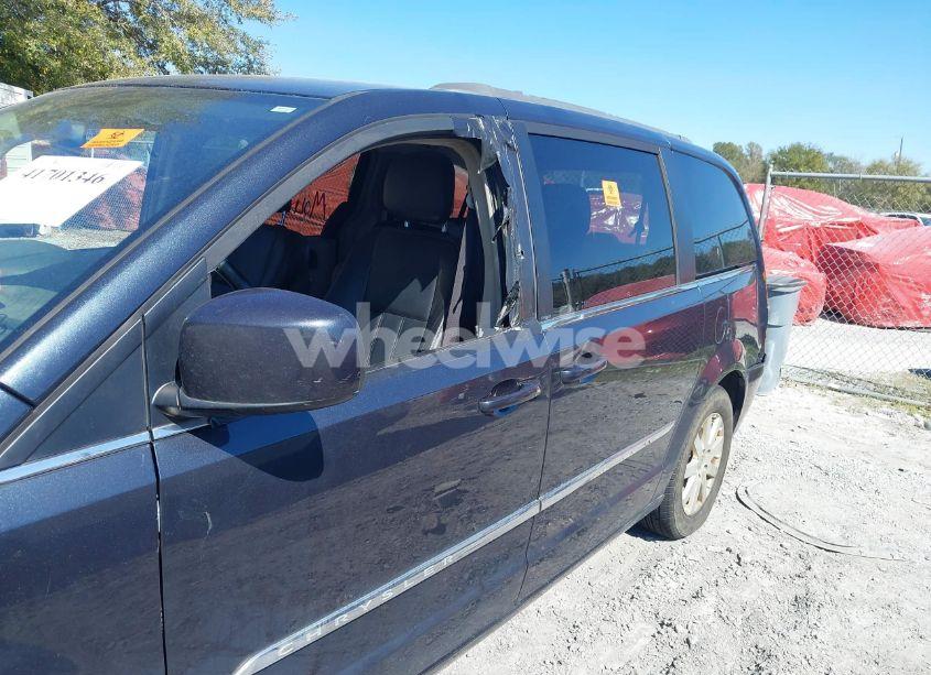 Photo 6 of 2014 Chrysler Town & COUNTRY TOURING (VIN 2C4RC1BG7ER159822)