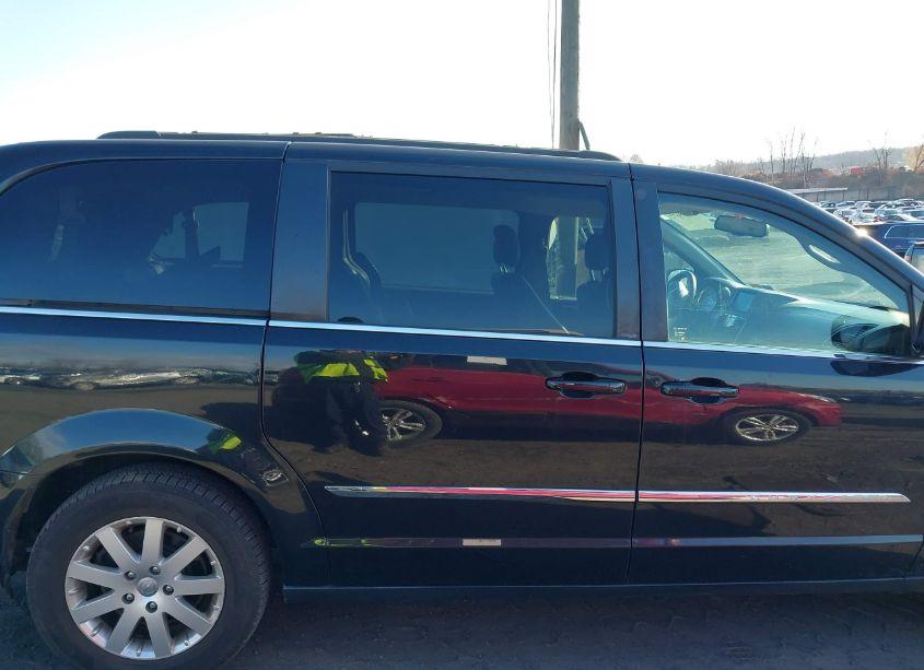 Photo 13 of 2014 Chrysler Town & COUNTRY TOURING (VIN 2C4RC1BG7ER164616)