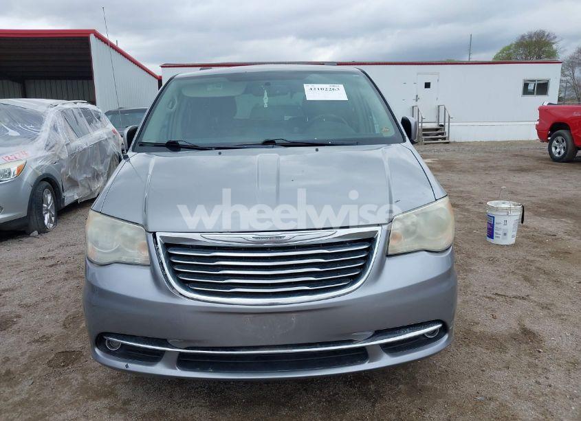 Photo 6 of 2014 Chrysler Town & COUNTRY TOURING (VIN 2C4RC1BG7ER208324)