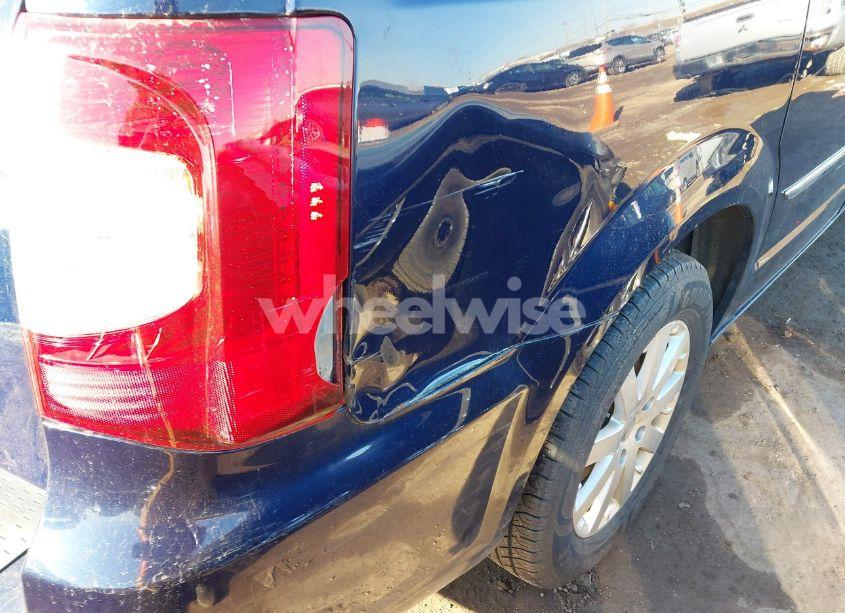 Photo 12 of 2014 Chrysler Town & COUNTRY TOURING (VIN 2C4RC1BG7ER255790)