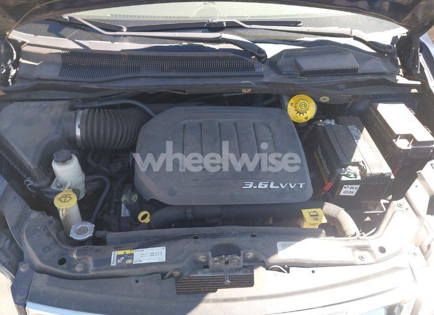 Photo 10 of 2014 Chrysler Town & COUNTRY TOURING (VIN 2C4RC1BG7ER270497)