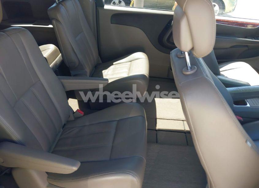 Photo 8 of 2014 Chrysler Town & COUNTRY TOURING (VIN 2C4RC1BG7ER270497)