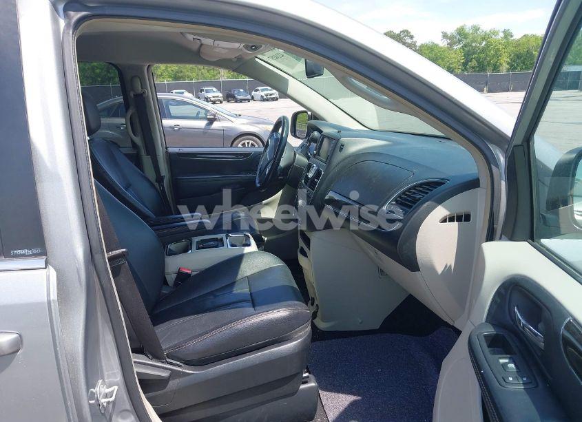 Photo 5 of 2014 Chrysler Town & COUNTRY TOURING (VIN 2C4RC1BG7ER271455)