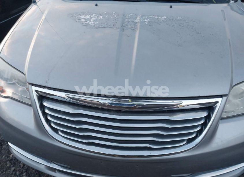 Photo 10 of 2014 Chrysler Town & COUNTRY TOURING (VIN 2C4RC1BG7ER275313)