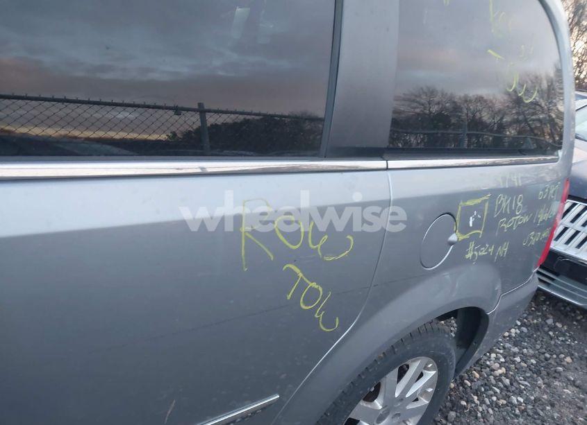 Photo 6 of 2014 Chrysler Town & COUNTRY TOURING (VIN 2C4RC1BG7ER275313)