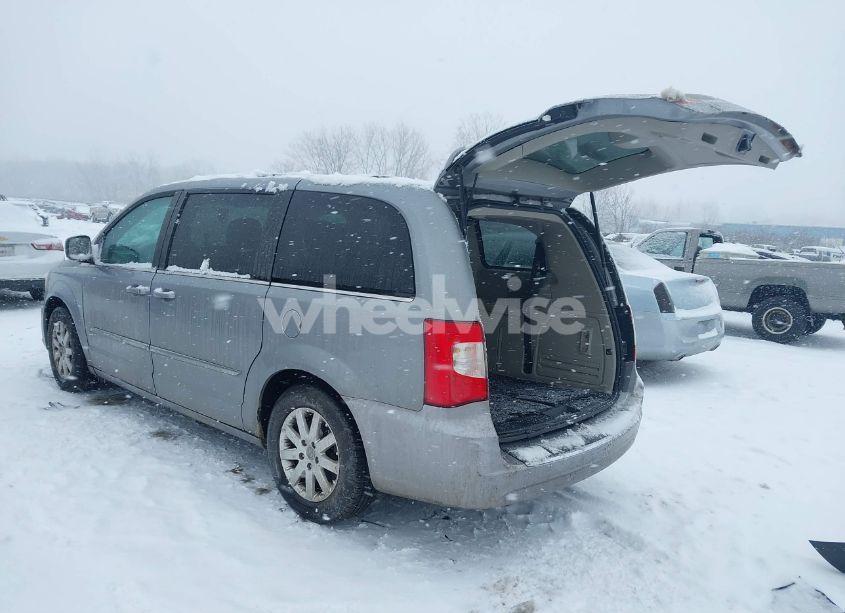 Photo 3 of 2014 Chrysler Town & COUNTRY TOURING (VIN 2C4RC1BG7ER326700)